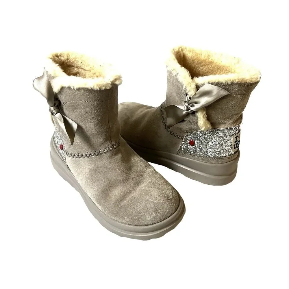 UGG I heart UGG Beige Suede Short Glitter Bow Boots Faux Fur Womens Sz 6 Pull On